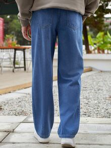 Manfinity 男士字母刺繡牛仔褲 - 中等水洗藍 - 查看 2