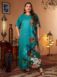 Mulvari Plus Batwing Sleeve Floral Dress