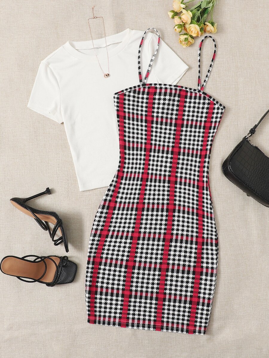 SHEIN Privé 圓領T恤和千鳥格印花緊身吊帶連衣裙 - 彩色 - 查看 1