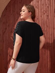 EMERY ROSE Plus V-neck Batwing Sleeve Striped Print Top - Black - View 2