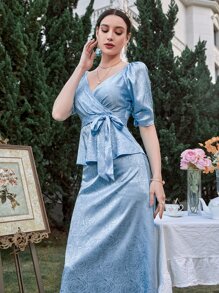 Modelyn 花卉提花泡泡袖束带缎面上衣和裙子两件套