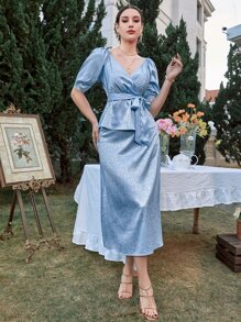 Modelyn 花卉提花泡泡袖束带缎面上衣和裙子两件套