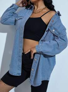 SHEIN SXY 落肩袖翻蓋口袋弧形下擺牛仔外套 - 中等水洗藍 - 查看 1