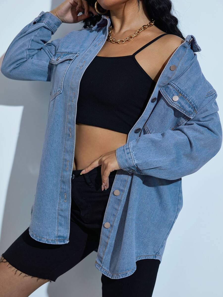SHEIN SXY 落肩袖翻蓋口袋弧形下擺牛仔外套 - 中等水洗藍 - 查看 1