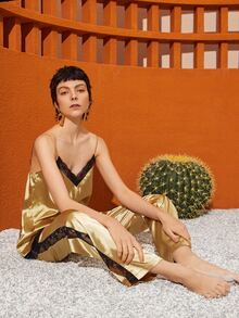 SHEIN 蕾絲邊緞面吊帶上衣 - 金色 - 查看 8