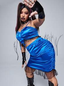 大碼褶邊前打結網紗拼接緞面吊帶上衣和半身裙 - 寶藍色 - 查看 4