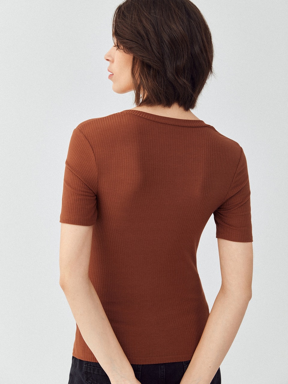 MOTF SQUARE NECK T-SHIRT