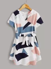 SHEIN Váy thắt lưng cổ in hình cô gái Tween Geo - Màu xanh bụi bặm - Xem 1