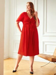 MOTF PREMIUM 大碼百褶深V領連衣裙 - 紅色 - 查看 4