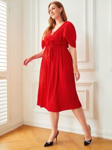 MOTF PREMIUM 大碼百褶深V領連衣裙 - 紅色 - 查看 6