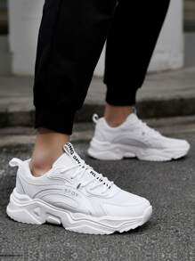 2025春夏时尚男士白色透气厚底运动鞋，运动休闲百搭简约鞋