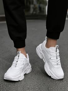 2025春夏时尚男士白色透气厚底运动鞋，运动休闲百搭简约鞋