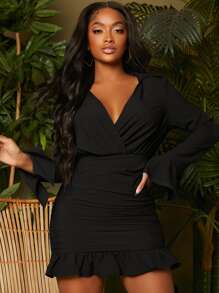 SHEIN SXY Vestido de cuello cruzado bajo con fruncido fruncido - Negro - Ver 3