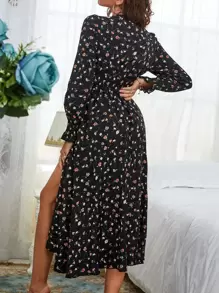 SHEIN LUNE 碎花褶皱腰低胸开衩大腿连衣裙长款女装 - 黑色 - 查看 2