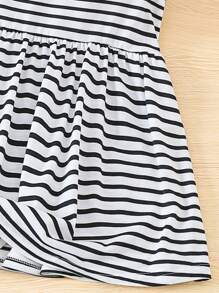 SHEIN 小女童1入組條紋印花連衣裙帶1入組印花連衣裙 - 彩色 - 查看 6