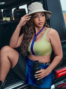 Plus Medium Support Easy to Wear Colourblock Sports Bra - Green - View 1