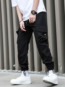 Manfinity 男士翻蓋口袋腰部抽繩工裝褲 - 黑色 - 查看 5