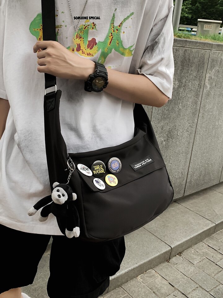 HYEIN SEO メッセンジャーバッグ チャーム付き s-l400.jpg