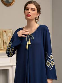 Al Najma 幾何刺繡流蘇直筒連衣裙 - 藏蓝色 - 查看 4