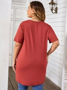 SHEIN LUNE Áo thun Plus size Chia màu trơn Giải trí - Màu Đỏ Sâu - Xem 2