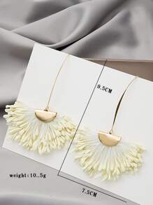 Bông tai thả tua - Màu be - Xem 3