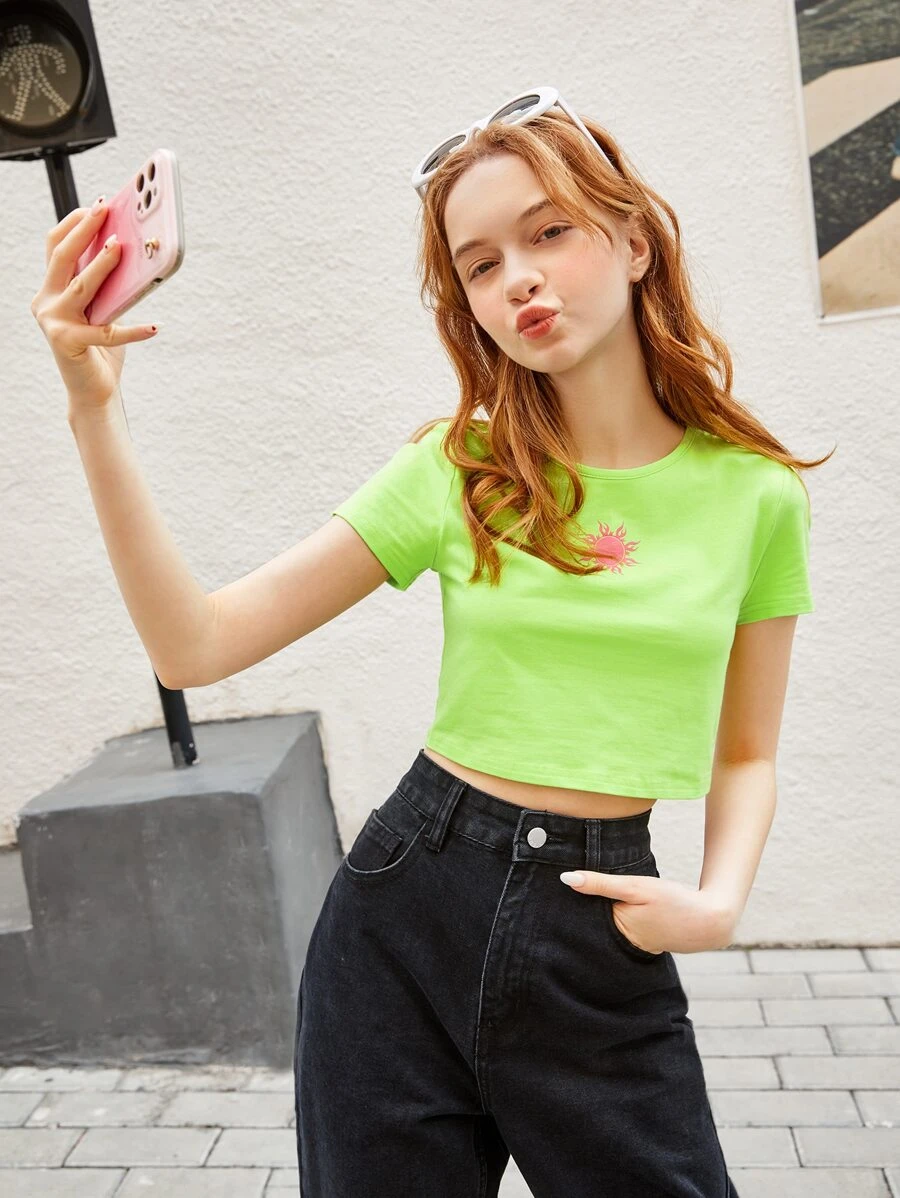 SHEIN 青少年女孩螢光綠太陽印花短款上衣 - 青檸色 - 查看 1