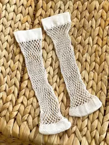 DAZY Solid Fishnet Socks - White - View 3