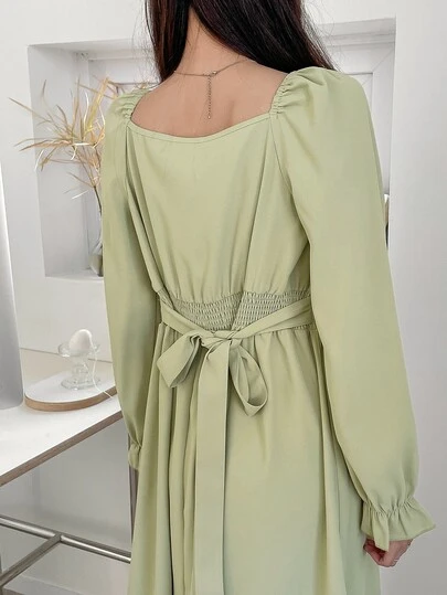 DAZY フリルトリム シャーリングバスト シール タイバック ドレス