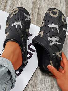 男士字母圖案洞洞鞋 - 黑色 - 查看 4