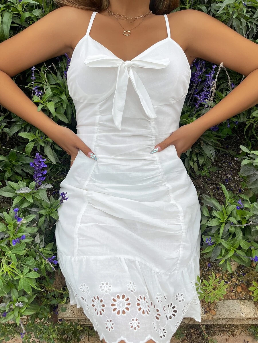 SHEIN Unity Đầm Lộ Lưng Hội Chữ thập Xù Sò điệp Dây kéo Thắt nơ trước Tranh thêu màu trơn Boho - trắng - Xem 1