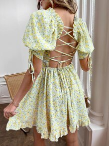 雞心領口泡泡袖小碎花洋裝