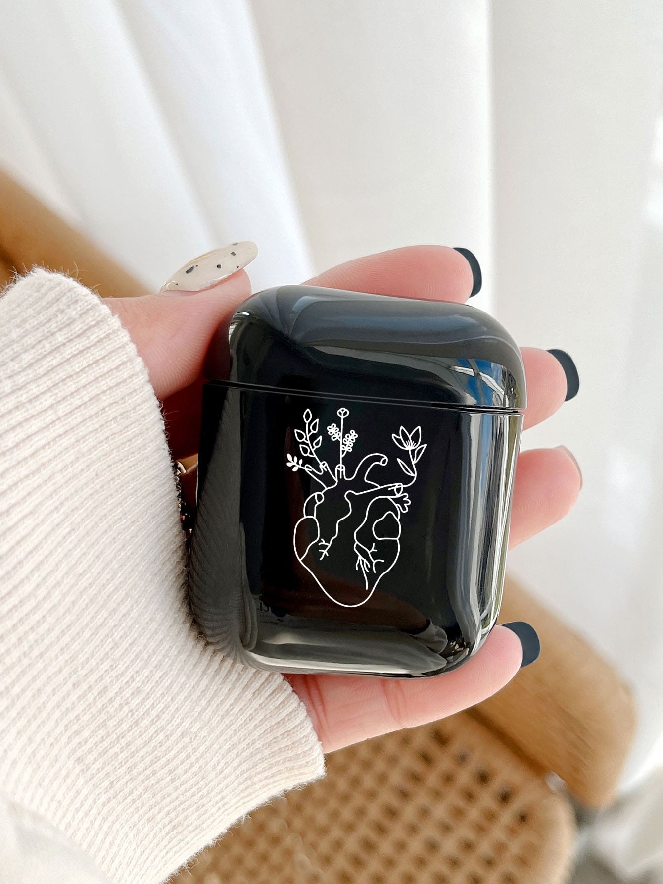 Vỏ in hình trái tim Tương thích với Airpods, Không bao gồm Airpods - Đen và trắng - Xem 1