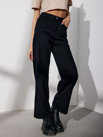 Boyfriend Jeans mit schrägen Taschen, hoher Taille