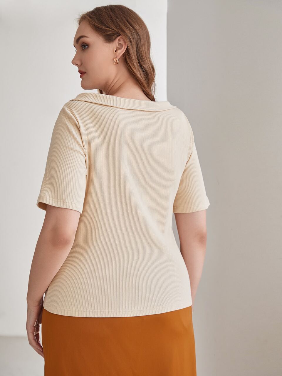 PLUS PLUNGING NECK T-SHIRT