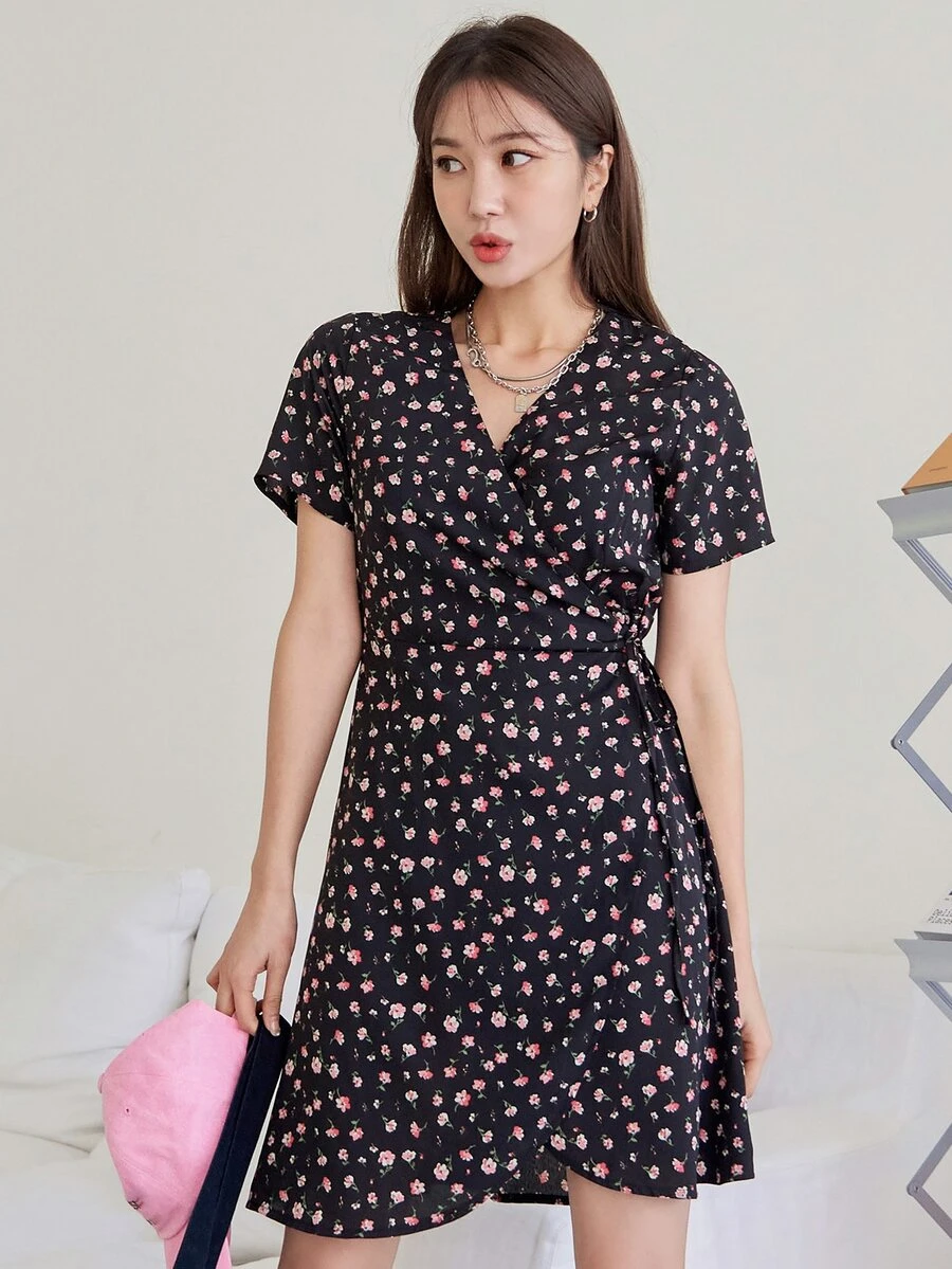 DAZY Đầm Thắt nút Trọn gói Họa tiết hoa Boho - màu đen - Xem 1