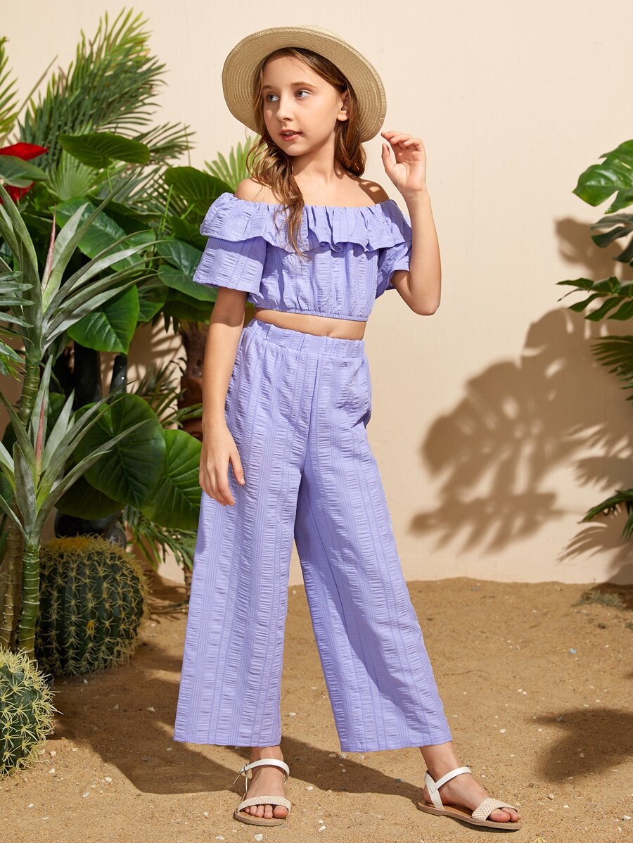 SHEIN Niñas Conjunto Top corto de hombros descubiertos con diseño fruncido con textura & Pantalones de pierna ancha - Lila Púrpura - Ver 1
