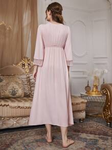 大蝴蝶结蕾丝细节睡衣长裙奢华家居服，秋季