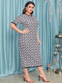 Mulvari Plus Allover Geo Print Dress Without Belt - Black and White - View 4