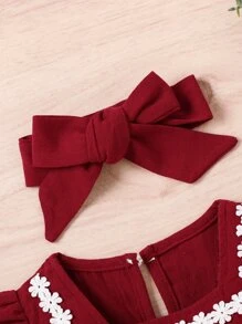 SHEIN Baby Girl Floral Appliques Frill Trim Keyhole Back Romper With Headband