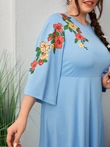 SHEIN 大碼印花荷葉袖連衣裙 - 淺藍色 - 查看 5