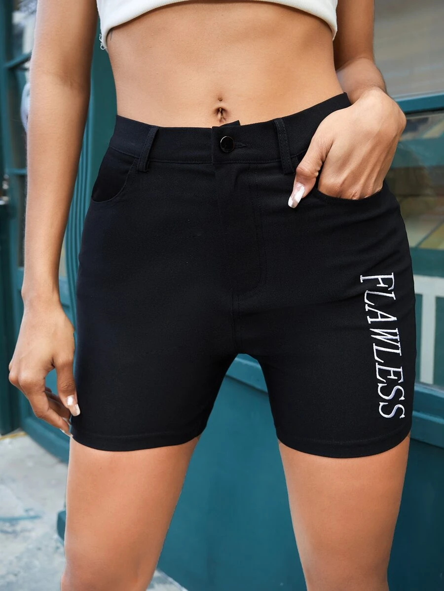 SHEIN Shorts De Motociclista Con Bordado De Letras - Negro - Ver 1