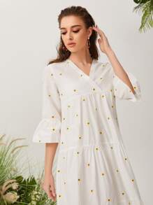 Mulvari 荷葉袖花卉刺繡娃娃裙 - 白色 - 查看 3