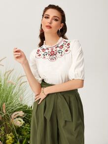 Seusyu Mock Neck Floral Embroidery Tee - White - View 6