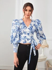 Modelyn 花卉圖案泡泡袖圍裹細節前打結襯衫 - 藍白色 - 查看 3