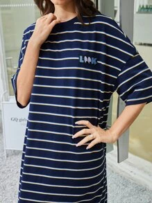 Mulvari Vestido estilo camiseta con letra & ojos con bordado de rayas - Azul Marino - Ver 4