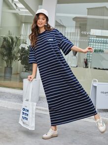 Mulvari Vestido estilo camiseta con letra & ojos con bordado de rayas - Azul Marino - Ver 7