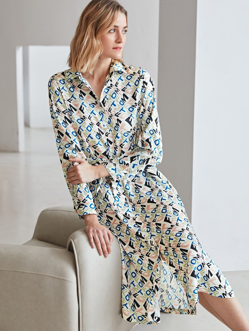 MOTF SPLIT BELTED SHIRT DRESS