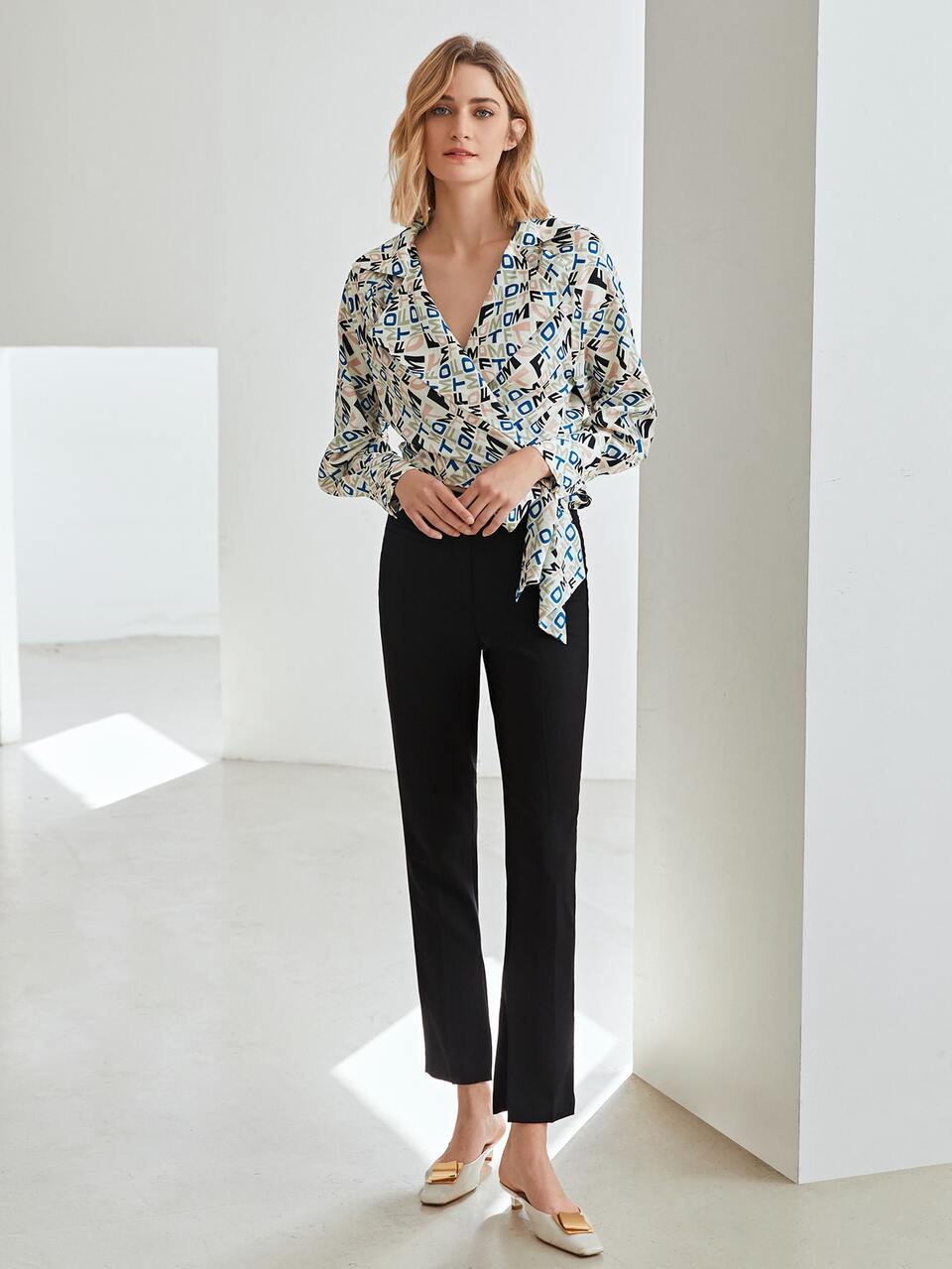 BALLOON SLEEVE WRAP BLOUSE