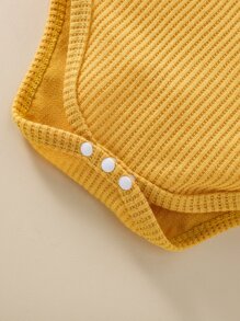 Bebé con botón delantero Body & Shorts - Mostaza Amarilla - Ver 4