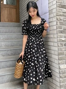 DAZY Đầm xếp ly lưng chéo in hoa, trang phục đi nghỉ mát bèo nhún cho nữ, lễ Phục sinh - màu đen - Xem 4